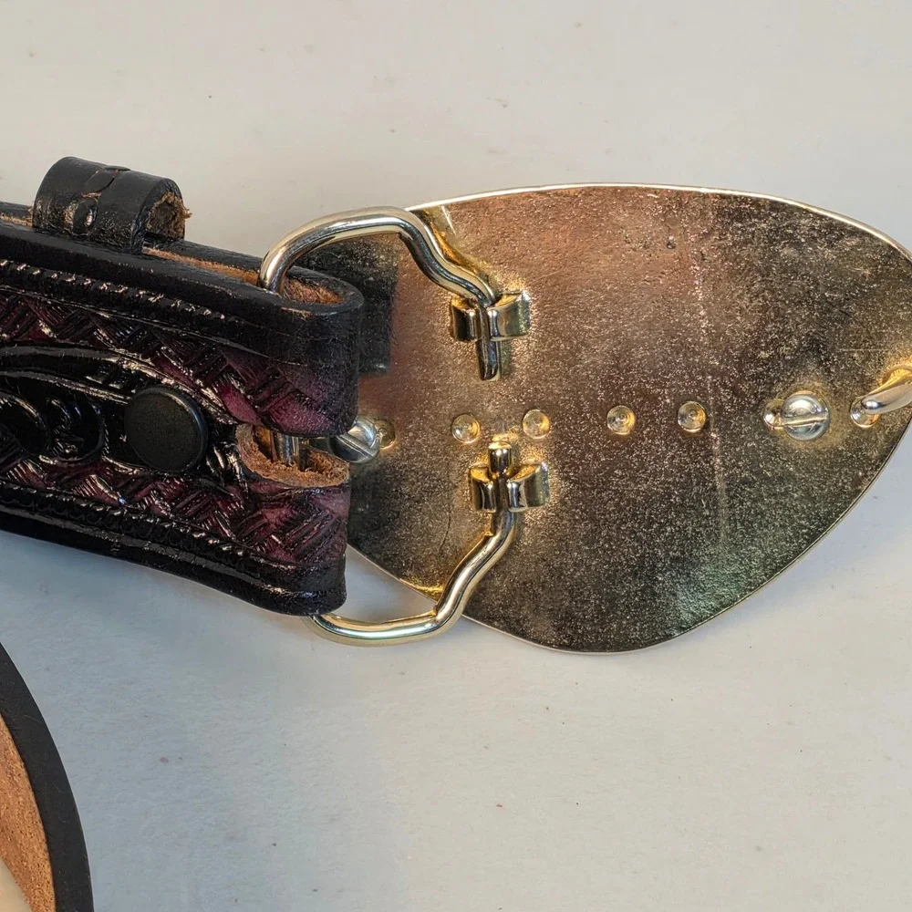 VTG Lyntone Western Belt Top Grain Saddle Leather Eisenhower Dollar Buckle 38